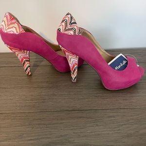 Madden Girl Awesome Pink Designed High Heels- NWT- 7 1/2